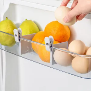 Transparante plastic opbergorganizer voor koelkast deurverdeler en voedsel klassificatie