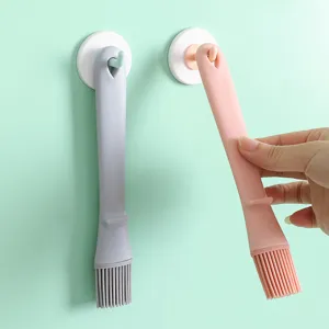 Silicone oil brush for baking and BBQ, heat-resistant pastry basting brush with hanging hook.