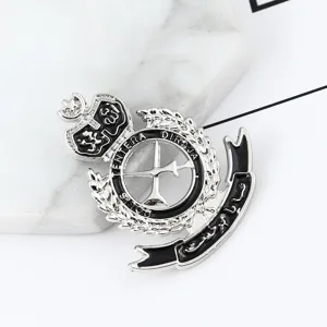 Retro alloy military style brooch badge featuring crown and detailed ribbon design for fashion.