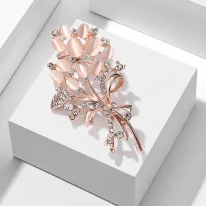 Élégante Broche Bouquet de Roses en Alliage Strass Opale pour Femme Broche Épingle Nœud Électroplaqué Or Rose Bijoux de Mode Cadeau