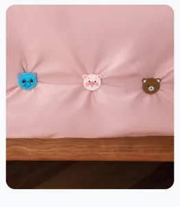 Détail clips de housse de couette animaux mignons, fixation de couette rose antidérapante.