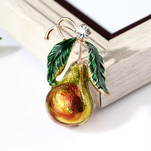 Squisita spilla frutta smaltata, dettaglio gioiello elegante in lega con strass.