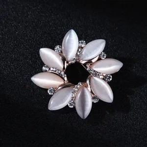 Elegante Katzenauge Stein Blumen Brosche mit glitzernden Strasssteinen, Damen Schmuck.