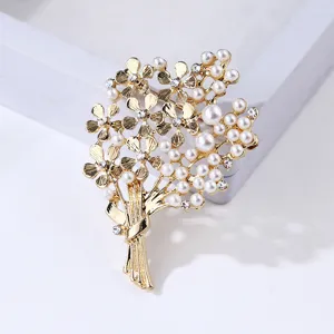 Elegant pearl flower bouquet brooch gold tone rhinestone crystal coat pin fashion jewelry accessory
