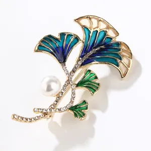 Exquisite ginkgo leaf brooch detail, blue green enamel rhinestone pearl clothing accessory