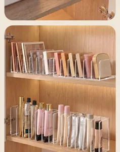 Organisateur de rangement transparent en acrylique pour palettes de maquillage et cosmétiques.
