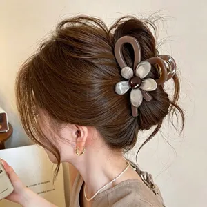 Braune Blumen Haarklammer im koreanischen Stil, elegante große Haarklammer für schicke Frisuren.