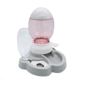 Distributore automatico di acqua per animali e ciotola per cibo, alimentatore grigio e rosa.