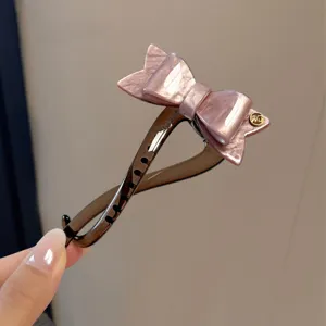Pinza de pelo con lazo de acetato para mujer, elegante accesorio de peinado y horquilla.