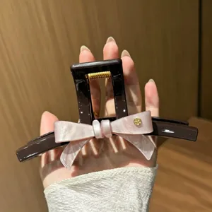 Koreanischer brauner Haarklammer mit rosa Harzschleife, elegantes Haaraccessoire für dickes.