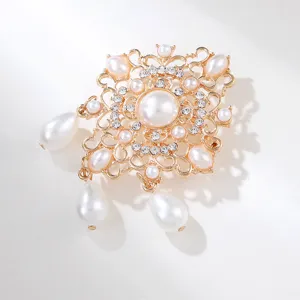 Europese Amerikaanse vintage barok parel broche jas speld elegante kristal sieraden