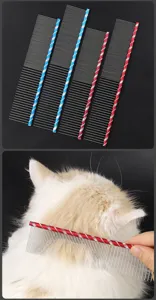 Professioneller Tierkamm mit leichtem Aluminiumgriff und feinen Stiften für Hunde.