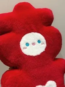 Rotes chinesisches Hochzeits Plueschkissen niedliches besticktes Kissen fuer Schlafzimmer