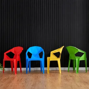 Moderne minimalistische bunte Kunststoff Esszimmerstühle stapelbar für den Innenbereich