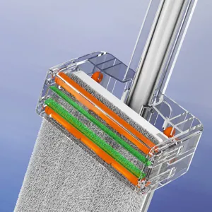 Huishoudelijke handvrije vlakke mop met transparante wisser en absorberende microvezeldoek.