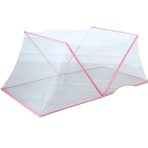 Zanzariera da letto pieghevole per la casa e dormitorio studentesco con bordo rosa.