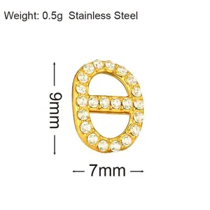 Primo piano del ciondolo in acciaio inossidabile dorato con cristalli, design ancora 9x7mm.