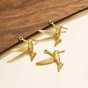 Gold hummingbird charms for jewelry making DIY pendants, metal bird keychains and bag accessories.