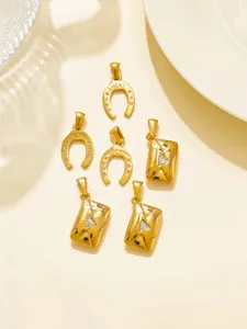 Stainless steel lucky horseshoe envelope pendant DIY jewelry accessories crafting materials.