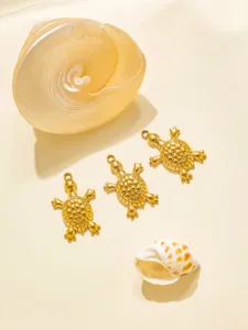 Colgantes de metal de tortuga marina dorada, dijes de joyería DIY estilo océano de acero inoxidable.