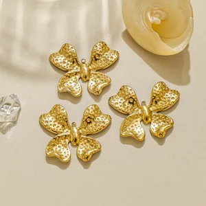 Goldene Edelstahl Schmetterling Anhänger, gehämmerte Textur DIY Schmuck Zubehör Teile.