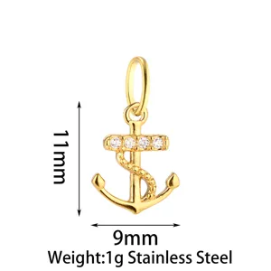 Colgante de ancla de acero inoxidable dorado con circonita, tamaño compacto de 11x9mm.