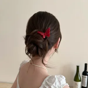 Süße Acetat Schmetterling Haarklammer für Damen, elegante Haarspange für stilvolles Styling.