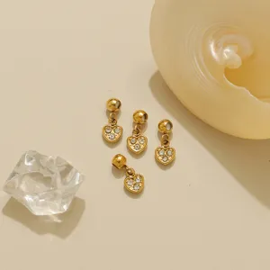 Zirkonia Herz Anhänger Slider DIY Schmuckaccessoires, Nahaufnahme goldener Charms Details.