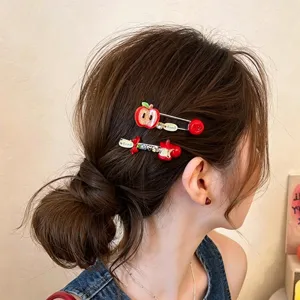 Leuke rode appel strass haarspelden voor vrouwen, trendy haarspeldjes voor stijlvolle kapsels.
