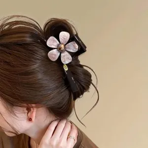 Elegante molletta per capelli a fiore da donna, grande artiglio marrone in acrilico per styling.