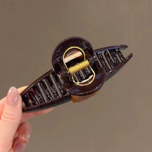 Koreanische dunkelbraune Acetat Haarklammer mit süßem Hundemotiv, eleganter Haargreifer.