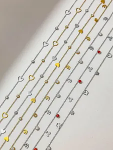 Accessorio gioielli con catena multielemento fai-da-te con ciondoli, cuori e cristalli per collana.