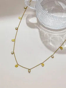 Catena oro luna cristallo dettaglio, ideale per la creazione di gioielli DIY e accessori.