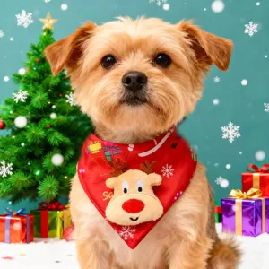 Bandana de Noël pour animal de compagnie avec renne en peluche et cadeaux pour chats.