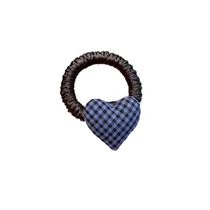 Coletero para el pelo con corazón de cuadros estilo coreano, tela vichy azul con anillo de satén.