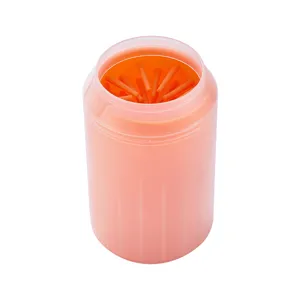 Limpiador de patas de perro portátil, taza de limpieza de mascotas de plástico naranja cerdas.