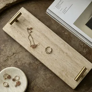Plateau decoratif en marbre travertin avec poignees en laiton pour bijoux parfum et maquillage