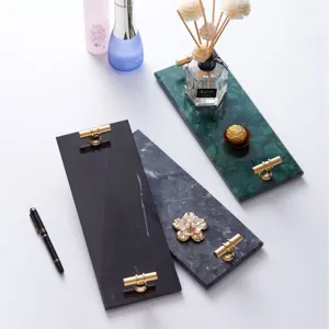 Plateau decoratif en marbre de luxe avec poignees Dorees pour organisation de table de vanite