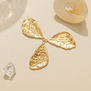 Overdreven geometrisch roestvrij staal 18k vergulde hanger DIY sieraden accessorie detailweergave.