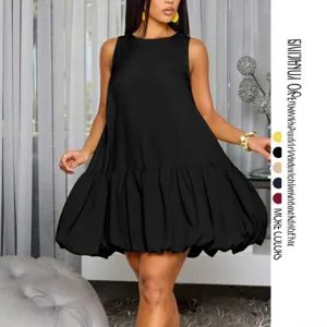Abito mini nero smanicato estivo con orlo a palloncino, vestito trapezoidale casual.