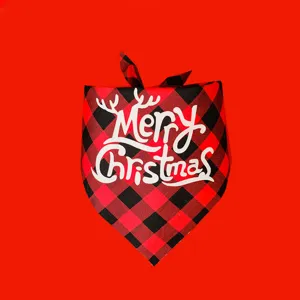 Rot-schwarzes Karo-Haustierhalstuch mit frohen Weihnachts-Schriftzügen für Hunde und Katzen.