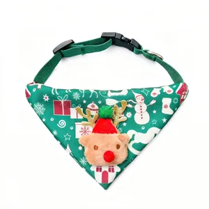 Bandana de Noel pour animal chat chien collier avec decoration en peluche renne et ruban.