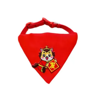 Rotes Haustier-Halstuch mit verstellbarem Halsband und süßem Tiermotiv für Katzen Hunde.