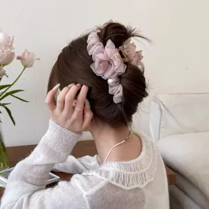 Koreanischer Mesh Perlen Blumen Haarkralle Detail, elegante Haarklammer für Dutt Frisur.