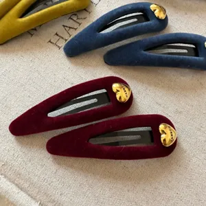 Horquillas de terciopelo con corazón de metal, accesorios elegantes para el cabello.