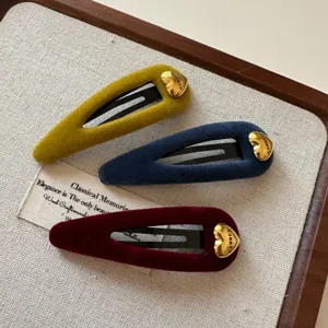 Set de pinzas de terciopelo corazón, elegantes pasadores metálicos de amor para mujeres y niñas.