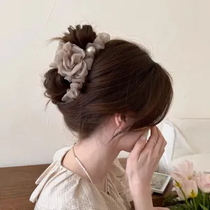 Koreanischer Stil Mesh Blumen Haarklammer Detailansicht, elegantes Perlen Haaraccessoire.