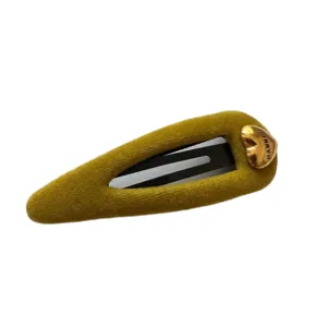 Pinza de pelo de terciopelo con dije de corazón dorado, accesorio elegante para otoño invierno.