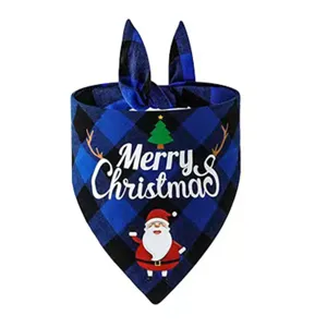 Weihnachts Karo Haustier Halstuch mit süßem Weihnachtsmann Print, ideale Feiertags Hunde Latz.