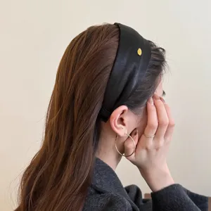 Chik schwarzer Satin breiter Haarreif für Damen, elegante hohe Krone Haarschmuck Alltag.